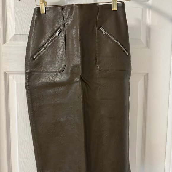 Zara Basic Olive Faux Leather Pencil Skirt - Picture 3 of 9